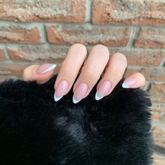 Petit Outfits, Pll Fashion, Long Almond, Nagellack Trends, Ladylike Style, Fashion Moodboard, Basic Nails, Casual Nails, Pink Gradient