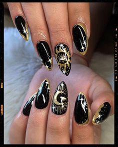 Black And Gold Goth Nails, Black And Gold Witchy Nails, Zodiac Nails Designs Aquarius, Black Golden Nails, Egyptian Nails Designs, Mystic Nail Art, Mystical Nail Designs, Black And Golden Nails, Mystical Nails