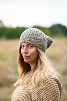 Hand-knitted bandana, retro headscarf. It is made of 100% Oeco-Tex certification standard 100( meaning it has been tested for harmful substances and is considered safe in human-ecological terms ) Alpaca wool. Soft, light and warm.White, Mineral blue and Frost lavender colours. Suitable for autumn, winter and spring. It will keep you warm from frost and wind. You will always look attractive and stylish. Bandana has one natural mother-of-pearl shell 2-hole button. Fits for head circumference 56/60 Warm Bonnet For Fall, One Size Fits Most, Soft Knit Bonnet Cap, Knitted Alpaca Hats, Knitted Alpaca Hat For Fall, Soft Knit One Size Bonnet For Fall, Fall Soft Knit One-size Bonnet, Warm Bonnet For Fall, Beige Knitted Bonnet, Knitted Bonnet For Fall, One Size