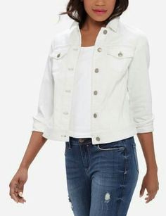 White Jean Jacket Outfits, White Denim Jacket Outfit, White Jacket Outfit, White Jackets, Jean Jacket Outfits, Denim Jacket Outfit, White Jean Jacket, White Denim Jacket, Dark Jeans