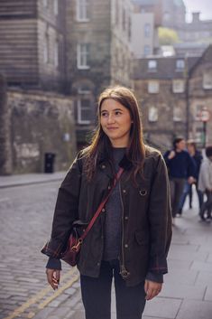 Barbour Waxed Jacket Women, Barbour Coat Women Outfit, Mango Jacket Outfit, Womens Barbour Jacket, British Casual Style Women, British Heritage Aesthetic, Equestrian Inspired Outfits, British Countryside Aesthetic Outfits, Barn Jackets For Women Outfit