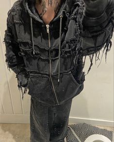 Fitted Distressed Grunge Outerwear, Oversized Distressed Grunge Outerwear, Distressed Fitted Grunge Outerwear, Washed Grunge Hoodie, Distressed Black Grunge Outerwear, Outfit Rain, Kurt Cobain Style, Grunge Outfit, Custom Jeans