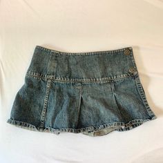 2000s Fashion Outfits, Simple Trendy Outfits, Outfit Inspo Fall, Cute Skirts, 2000s Fashion, Dream Clothes, Denim Mini Skirt, I Dress, Pretty Outfits