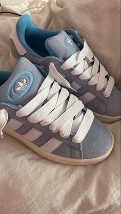 Pretty Shoes Sneakers, Shoes Outfit Fashion, Cute Nike Shoes, Cute Sneakers, Hype Shoes, Girly Shoes