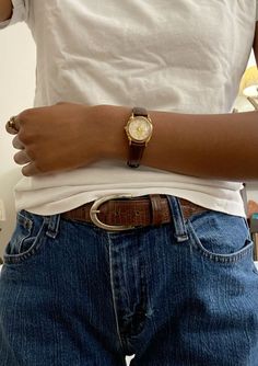 Belt Outfits Aesthetic, Minimal Fashion Aesthetic, Blue Belt Outfit, Belt Outfit Aesthetic, Belts Outfits, Clothing Photoshoot Ideas, With Jean, Outfit Details Aesthetic, Dark Denim Jeans Outfit