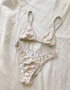 European Summer Bikinis, Cute Swimsuit Aesthetic, Coquette Bathing Suit, Italy Swimsuit, Y2k Swimwear, Bathing Suit Aesthetic, Boho Bikinis, Pretty Swimsuit, Cruise Fits