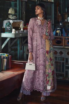 Chikankari Purple Kameez Salwar Pakistani Party Wear Purple Kameez, Pakistani Boutique, Pakistani Designer Clothes, Pakistani Party Wear, Unstitched Dress Material, Winter 22, Printed Dupatta, Lawn Dress, Eid Dresses