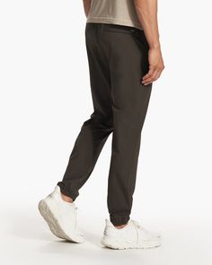 Everything you love about the Kore Short, now in a jogger. Features the same moisture-wicking stretch woven fabric and interior boxer-brief liner for the ultimate in go-anywhere comfort. | Vuori Kore Jogger Pants | Dark Oregano | XS Vuori makes premium performance apparel inspired by the active Coastal California lifestyle; an integration of fitness, surf, sport, and art. Breaking down the boundaries of traditional activewear, we are a new perspective on performance apparel. Casual Compressive Breathable Bottoms, Sporty Compressive Bottoms For Outdoor, Workout Bottoms With Pockets In Recycled Polyester, Sportswear Bottoms With Elastic Waistband In Recycled Polyester, Sporty Recycled Polyester Bottoms With Relaxed Fit, Sporty Relaxed Fit Bottoms In Recycled Polyester, Sporty Bottoms With Side Pockets In Recycled Polyester, Athleisure Bottoms With Pockets In Recycled Polyester, Casual Activewear With Compression And Side Pockets