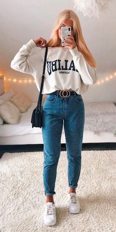 Autumn Style Inspiration, Outfit College, School Look, Mom Jeans Outfit, Neue Outfits