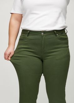 With Perfect Jeans - Slim - Renewals, you get the perfect green slim fit jeans for women with plenty of stretch and comfort. This model features a close-fitting silhouette that accentuates your body shape without being as tight as skinny jeans. Our slim jeans for women ensure your mobility in everyday life. They are designed to be long-lasting and retain their color and shape after washing and use. The beautiful dark green jeans are high-waisted and are the perfect fit for those who want a splas Dark Green Jeans, Jeans Models, Unique Fits, Green Jeans, Womens Capris, Perfect Jeans, Jeans For Women, Slim Jeans, Danish Design