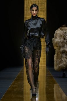 Dolce & Gabbana Fall 2024 Ready-to-Wear Collection | Vogue Ysl Fashion Runway, Ysl Runway, Dolce And Gabbana Fashion Show, Ysl Fashion, Haute Fashion, Dolce And Gabbana Fashion, Black Wardrobe, Black Clothes