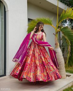 Saree Gown Stitching Ideas, Organza Indian Outfits, Flair Outfit, Kohli Anushka, Simple Frocks, Lehenga Designs Simple, Anarkali Dress Pattern, Traditional Indian Dress, Indian Dresses Traditional