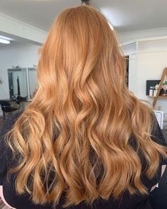 Strawberry Blonde Hair Dye, Hair Colors And Styles, Glowing Rose, Blonde Hair Dye, Blonde Hair Colors, Strawberry Hair