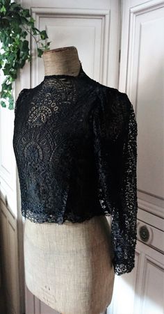 "Antique Lace Blouse - Jacket This is a treasure perfect for your closet. Works like blouse or jacket and close with small pin. In good condition! Some lining Silk in black Measurements: - Shoulder to shoulder: 15.74\" (40 cm) - Slevees: 23.62\" (60 cm) - Chest; 39.37\" (100 cm) Thanks for stopping by!!" Classic Black Blouse With Blouson Sleeves, Elegant Cropped Black Top, Classic Evening Tops With Blouson Sleeves, Formal Cropped Blouse For Fall, Elegant Cropped Lace Blouse, Elegant Cropped Blouse With Lace Top, Elegant Cropped Lace Top Blouse, Classic Black Blouse For Evening, Classic Black Evening Blouse