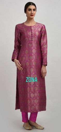 Banarasi Suit Designs, Suit Neck Designs, Kurti Pattern, Silk Kurti Designs, Rani Pink, Designer Kurti Patterns, Kurti Patterns, Neck Designs For Suits, Salwar Designs