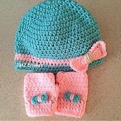 Crochet Hat & Mittens Set Can Be Made With Any Colors And Sizes Of Your Choice Price Are For 0-3 Months Bigger Sizes Cost More. Please Note: Color May Appear Darker Or Lighter In Pics Due To Lighting Or Varying Dye Lots Than The Actual Item's Color Comes From Pet And Smoke Free Home. Black Mittens, Baby Gloves, Gap Kids Boys, Tech Gloves, Fleece Gloves, Kid Gloves, Winter Mittens, Toddler Winter, Hand Gloves