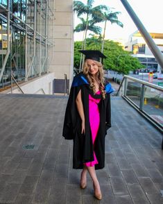 11 Amazing Graduation Outfit Ideas That Aren't Boring At All - The Wandering Girl High School Graduation Outfit Ideas, School Graduation Outfit, College Grad Dresses, Graduation Fits