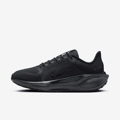 the nike air zoom low is available in black