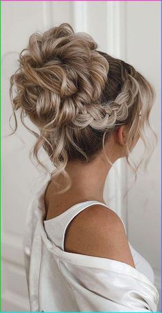 Low Pony Hairstyles With Bangs ❤ Hairstyles with bangs are appropriate for every hair type. See our collection of sexy hairstyles if you are on the verge of making your decision. #hairstyleswithbangs #lovehairstyles #hair #hairstyles #haircuts Hairstyles To Do With Dresses, Updo Curls Hairstyles, Textured Hair Updo, Full Updo Hairstyle, Pageant Bun Hairstyles, Updo Styles For Short Hair, Wedding Hairstyles Pulled Back, High Bun Updo Wedding Bridesmaid, Hoco Updo Hairstyles Ponytail