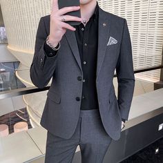 Men Royal Tuxedo Most Trendy https://youtu.be/gahLGI2wrpg Mens Casual Suits, Slim Fit Suit Men, Smart Casual Style, Slim Suit, Leisure Suit, Plaid Suit, Custom Suit, Suit Trousers