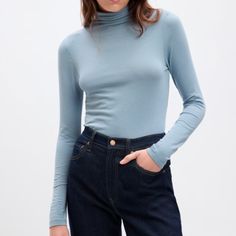 Gap Lightweight Turtleneck T-Shirt In Ice Blue. Size Xs. Washed Once, Never Worn. Perfect Condition. Materials: 56% Cotton, 37% Modal, 7% Spandex/Elastane This Turtleneck Is A Perfect Basic. Very Lightweight And Great For Layering. Only Selling It Because The Color Doesn't Look Good On Me! P.S. Sorry It's A Bit Wrinkly -- It Was Scrunched Up In My Closet For A Long Time! Blue Turtle Neck Outfit, Turtleneck And Tshirt, Dark Blue Pants, Blue Turtle, Ice Blue Color, Turtleneck Outfit, Turtleneck T Shirt, Autumn Vibes, Ice Blue