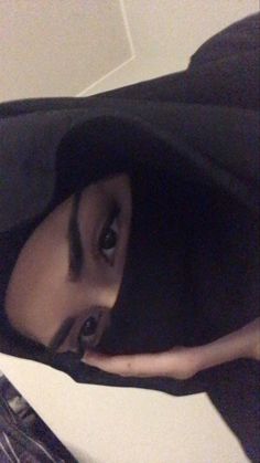 Hijabi Aesthetic, Muslimah Aesthetic, Instagram Ideas Photography, Islamic Girl, Hijabi Girl, Muslim Girls, Niqab, Real Beauty