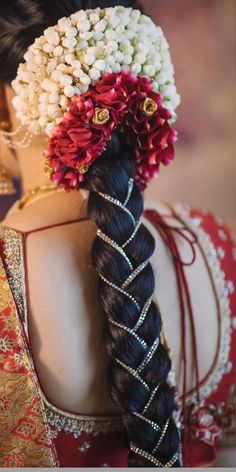 Simple Hairstyle With Flowers, Pelli Poola Jada Indian Bridal Latest, Seemantham Hairstyle, Haldi Ornaments, Pelli Jada, Simple Hairdo, Traditional Hairstyles, Simple Bridal Hairstyle, South Indian Wedding Hairstyles