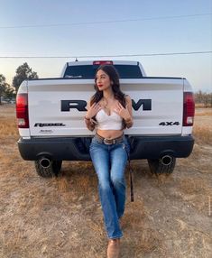 Off Roading Outfit For Women Mexican, Jaripeo Fits, Vaquera Outfit Mexican, Baile Fits, Vaquera Fits, Takuachita Outfits, Baile Outfits, Takuache Girl Outfits, Vaquera Outfits