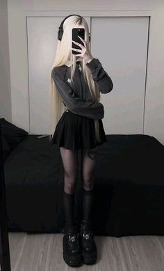 Black Knee High Socks Outfit, Knee Socks Outfits, Blonde Goth, Black Vibes, Goth Vibes, Goth Chic, Alt Girls, Ocean Fashion, Sock Outfits