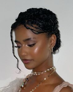 Beach Hairstyles For Curly Hair, Oh My Goddess, Hairstyles For Curly Hair, Beach Hairstyles, Looks Black, Beach Hair, Cute Makeup, Makeup Inspo