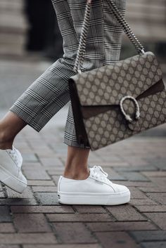 Platform Sneakers Outfit, Superga Platform Sneakers, Classic Fashion Pieces, Superga Platform, White Tennis Shoes, Superga Shoes, Houston Fashion, Sneakers Fashion Outfits