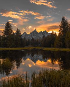 Wyoming Mountains, Landscape Pictures, Jolie Photo, Sunset Photos, Pretty Places, Wyoming, Beautiful Views, Pretty Pictures