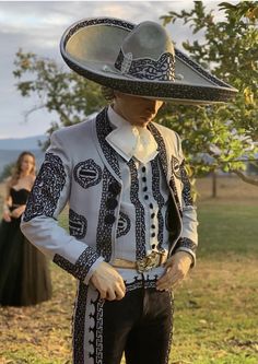 Mexican Attire For Men, Mexican Formal Outfit Men, Mariachi Suit Wedding, Mariachi Wedding Suit, Mariachi Outfit Men, Mexican Mens Fashion, Mexican Groom Attire, Mexican Clothes For Men