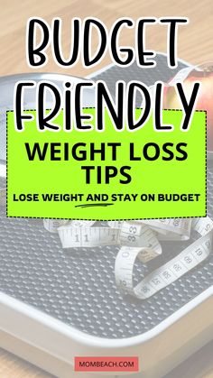 Ready to lose weight but think eating healthy is too costly? Healthy, delicious meals can be budget-friendly too. Find out how you can get in shape and lose weight without breaking the bank. These weight loss tips will also help you save your grocery money. Salad Recipes Vegan, Healthy Shopping List Grocery, Prevent Food Waste, Keto Diet Guide, Vegan Salads, Avoid Processed Foods, Vegan Salad Recipes, Keto Diet Food List, Healthy Groceries