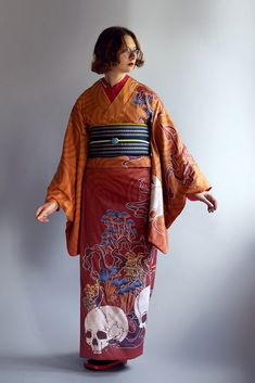 Made of organic cotton fabric, available as yukata or awase kimono, with lining made of red gauze fabric.   Size: S: yuki 66cm, length 160cm, for hips size 90-95cm M: yuki 70cm, length 170cm, for hips size 100-110cm L: yuki 75cm, length 175cm, for hips size 110-115cm XL: yuki 80cm, length 180cm, for hips size 115-120cm     Available on preorder - allow about 1 month to finish. Can be made in custom size, please contact me if you need it customized. Skulls And Mushrooms, Fall Kimono, Japanese Fashion Trends, Traditional Japanese Kimono, Kimono Outfit, Plus Size Kimono, Mode Kimono, Kimono Design, Cotton Kimono