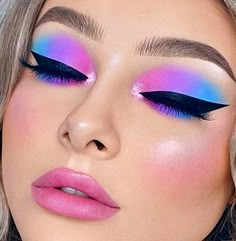 Cute Easy Makeup Looks Colorful, Fun Eyeshadow Looks Colorful, Bright Colorful Eye Makeup, Unicorn Makeup Ideas, Vivid Makeup, 80s Eye Makeup, Rainbow Eye Makeup, Festival Make Up