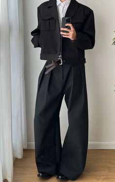 Oversized Suit Outfit Men, All Black Suit No Tie, French Outfit Style Men, Alpha Male Outfits, It Boy Outfit, 80s Japanese Fashion Men, Outfit Elegante Hombre, Male Style Aesthetic, Outfit Formal Hombre