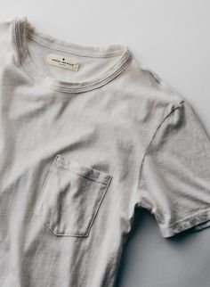 Classic knit pocket tee from imogene + willie in Nashville // #MensFashion Pocket Photo, Knit Pocket, Imogene Willie, Shirt Pocket, Cozy Outfit, Simple White, Pocket Tee, White T Shirt, Vintage Tees