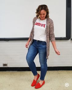 Casual Teacher Outfits Winter, Casual Teacher Outfits Summer, Red Flats Outfit, Casual Teacher Outfits, Casual Teacher Outfit, Best Loafers, How To Wear Loafers, Summer Teacher Outfits