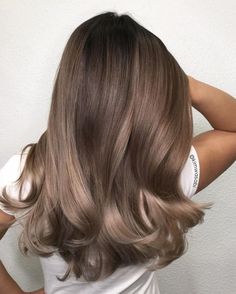 Hair Necessities, Hair Dressers, Makeup Things, Bronde Hair, Brunette Color, Brown Hair Balayage