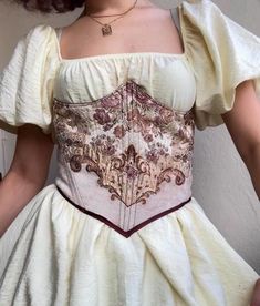 This floral vintage design detailed Underbust corset is handmade by me! 💐 It is adjustable from the back so it fits S-M sizes perfectly.  It bas baleen underwires in specific places so it holds still on you!  For any concerns and questions; Ig: Siennarte Fitted Square Neck Corset With Boned Bodice, Underbust Corset With Boned Bodice, Vintage Overbust Corset Dress With Corset Back, Overbust Corset With Lined Bodice, Fitted Overbust Bodice For Costume, Vintage Corset Belt For Costume, Vintage Fitted Corset With Square Neck, Vintage Underbust Corset For Costume, Vintage Underbust Corset Belt For Costume