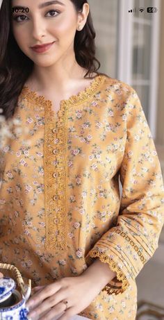 Neck Design With Cotton Lace, Suit Shirt Design For Women, Cotton Kurti Designs With Lace, Gala Designs For Kameez Pakistani, Kameez Neck Designs Pakistani, Kamij Neck Design, Kameez Designs With Laces, Neck Patterns For Kurtis Cotton Neckline, Lace Kurta Designs Women