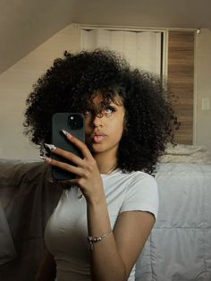 Black Women Selfie Ideas, Mixed Curly Hair, Curly Hair Styles Easy, Beautiful Curly Hair, Natural Curls Hairstyles, Hairdos For Curly Hair, Natural Hair Styles Easy, Baddie Hairstyles