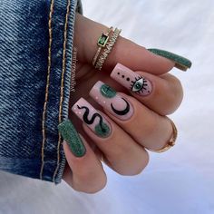 30 Cute Nail Design Ideas to Inspire You Snake Nails, Matted Nails, Evil Eye Nails, Punk Nails, Nails Green, Colored Acrylic Nails, Summery Nails, Cute Nail, Nail Design Ideas