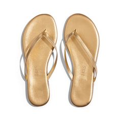 Looking for elevated, everyday leather flip flops & sandals? Meet Metallics by TKEES. Sleek Metallic Sandals For Summer, Gold Cushioned Flip Flops For Vacation, Gold Cushioned Flip Flops For Spring, Classic Gold Sandals With Cushioned Footbed, Pearl Beach, Flip Flops Style, Leather Flip Flops, Fresh Kicks, Natural Glow