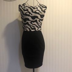 Erin By Erin Fetherston Women's Black And White Sheath Dress. Animal Print Sequined Bodice. Elastic Waist. Hidden Back Zipper Closure. Fully Lined Top. Great For A Cocktail Or Holiday Party. New Without Tags; Never Worn. Size 2 Msrp $345 Sequin Top Dress, Dress Animal Print, White Sheath Dress, Erin Fetherston, Sequin Top, Top Dress, Holiday Party, Sheath Dress, Dress Black