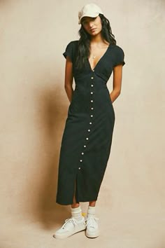 Free People New In Town Midi, Button Up Midi Dress, Nyc Summer Outfits Curvy, Free People Midi Dress, Medium Size Women Outfits, Midsize Petite Outfits, Spring Dresses 2024, Modern Witch Aesthetic Outfit, Outfit Ideas Teacher