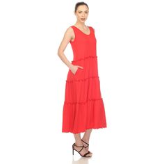 This midi dress is sure to give your look a seriously chic edge. Featuring a super soft material with sleeveless, a perfect shape and a tiered smock design, this dress look absolutely stunning. Trendy Wedges, Midi Dress Style, Long Midi Dress, Tiered Midi Dress, Dress Out, White Mark, House Dress, White Midi Dress, Lovely Dresses