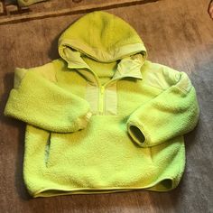 Size Xs Fits Big Brand New Green Fleece Jacket With Fleece Lining For Sports, Green Fleece Jacket For Winter Streetwear, Sporty Green Hooded Fleece Jacket, Green Winter Fleece Jacket For Streetwear, Green Sporty Fleece Jacket With Fleece Lining, Sporty Green Fleece Outerwear, Yellow Fleece Hoodie For Winter, Sporty Green Fleece Jacket For Winter, Sporty Green Winter Fleece Jacket