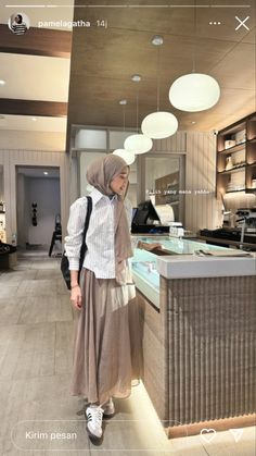 Ootd Kulot Jeans, Formal Hijab Outfit, Rajut Outfit, Bali Ideas, Ootd Kulot, Jeans Hijab, Skirt Ootd, Casual Oufits, Stylish Outfits Casual